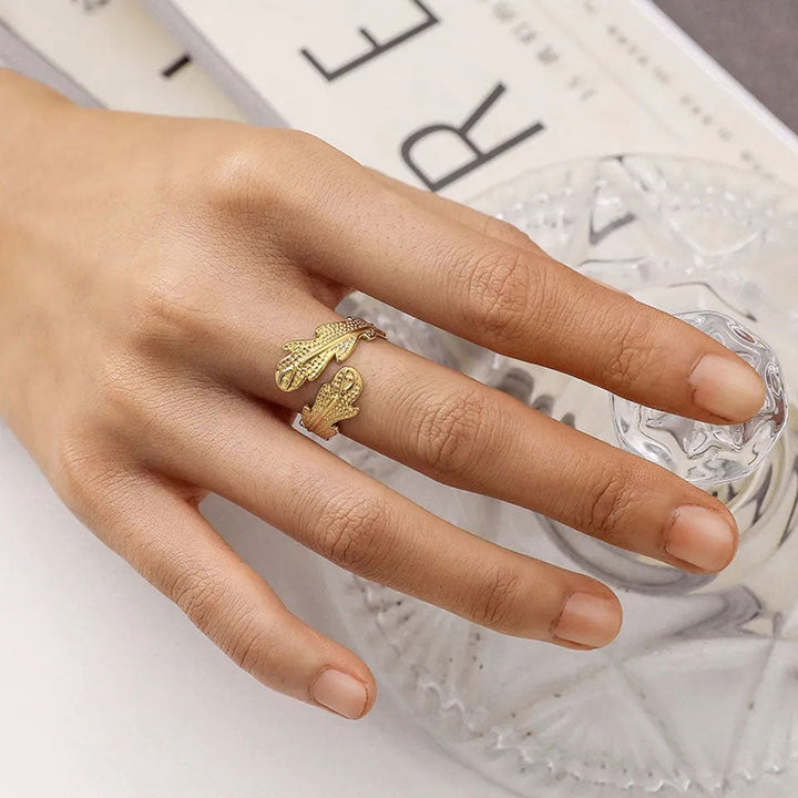 Janirelle | Coral Ring 18K Gold