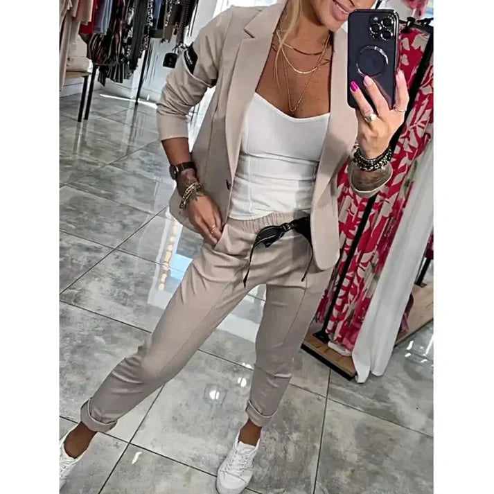 AMELIA | TAILORED SET WITH SOFT BLAZER AND CASUAL JOGGERS