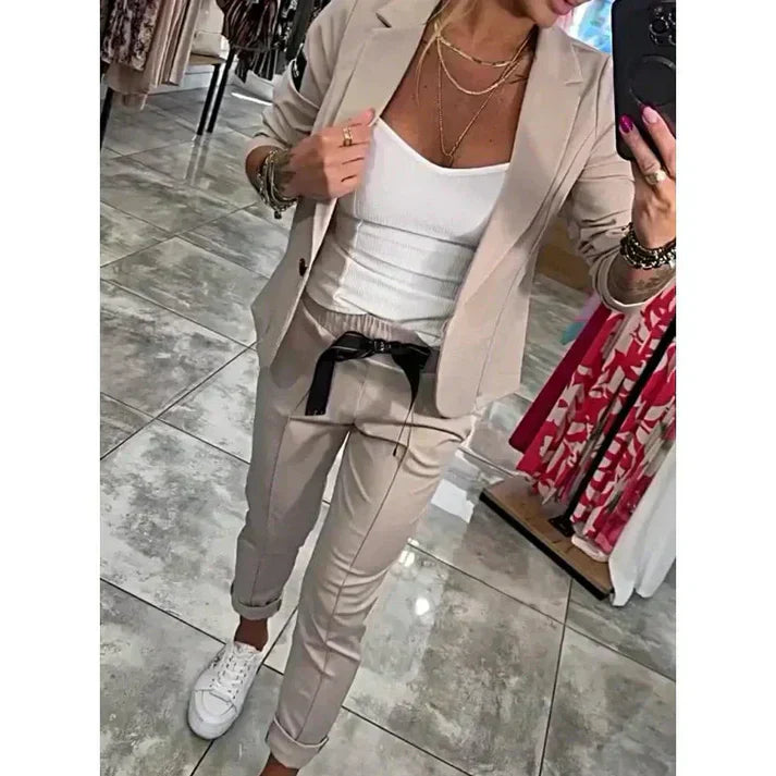 AMELIA | TAILORED SET WITH SOFT BLAZER AND CASUAL JOGGERS