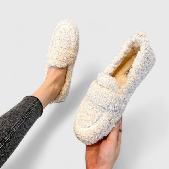 JULIA | WARM SLIPPERS WITH ELEGANT DESIGN